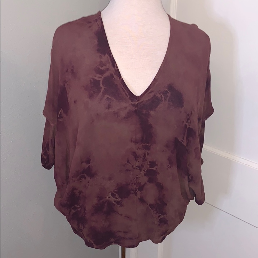 Tye Die Language V Neck Top Size Small